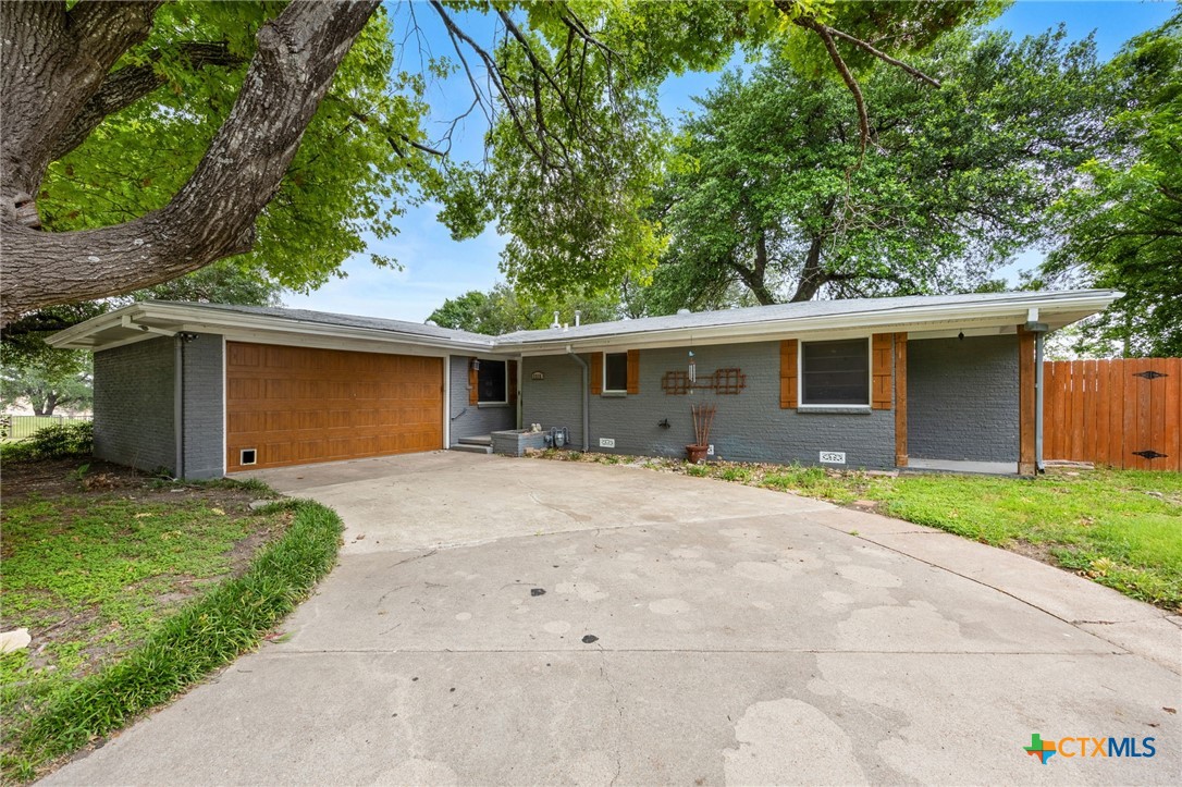 2215 N 9th Street Property Photo 5