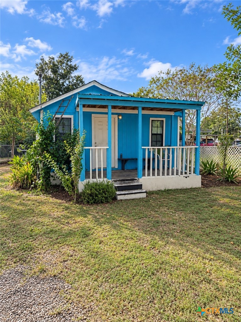1108 Ne Water Street Property Photo 1