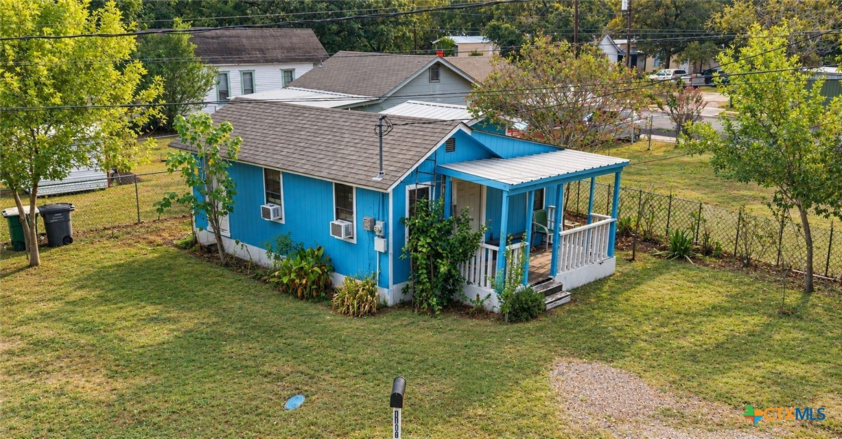 1108 Ne Water Street Property Photo 2