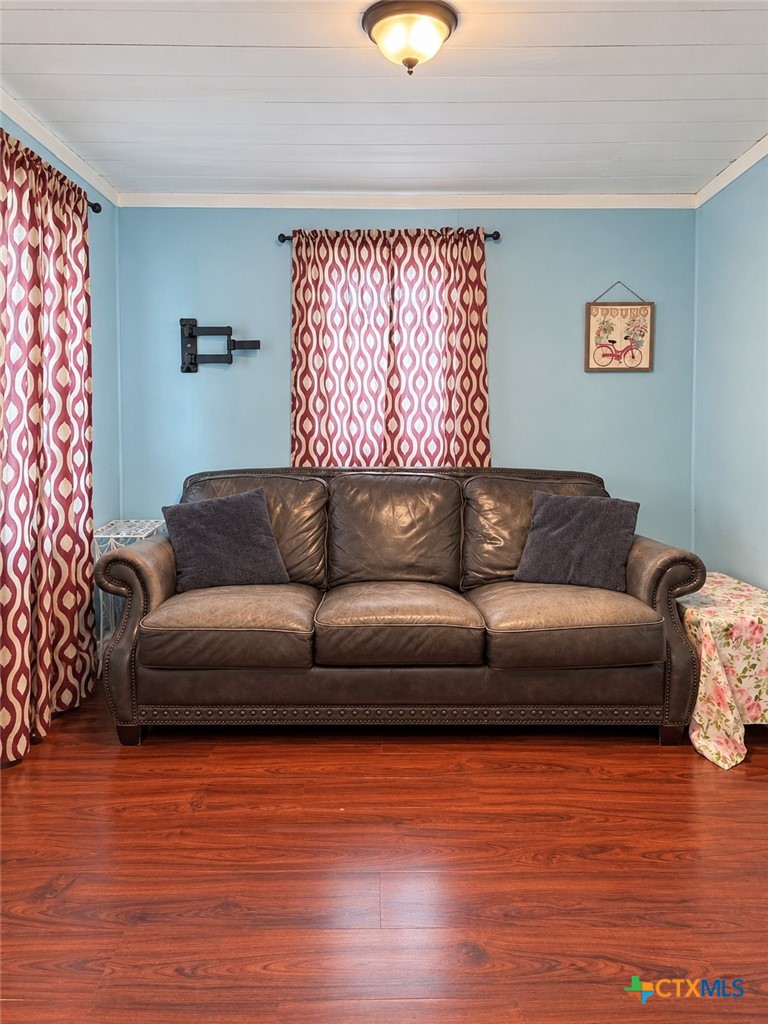 1108 Ne Water Street Property Photo 3