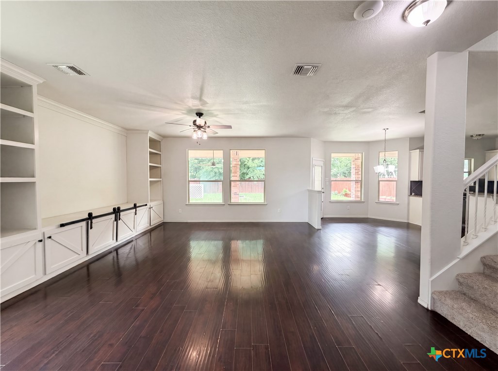 6623 Ambrose Circle Property Photo 3