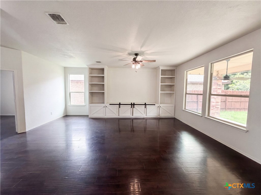 6623 Ambrose Circle Property Photo 6
