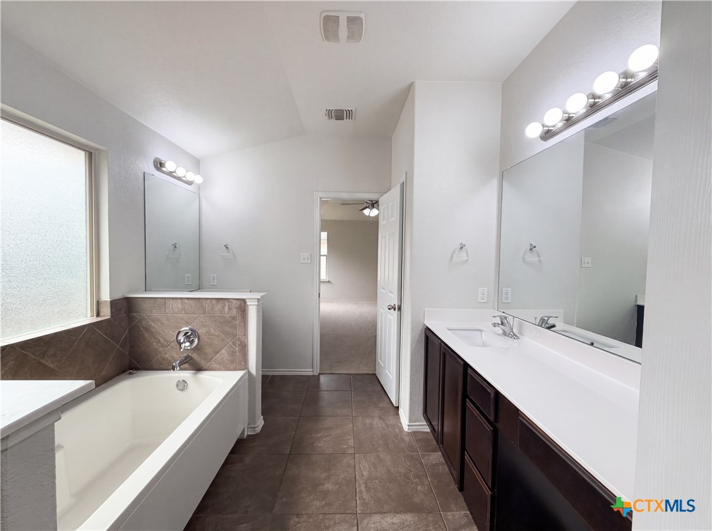 6623 Ambrose Circle Property Photo 9