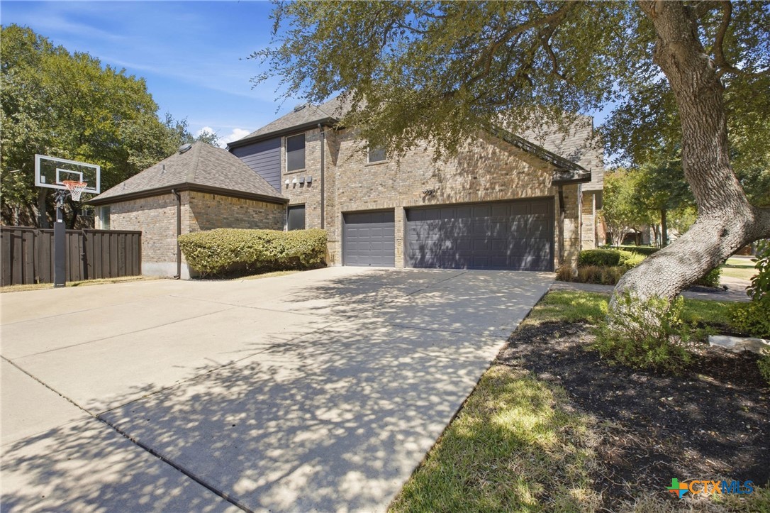 1100 Celtic Cove Property Photo 4