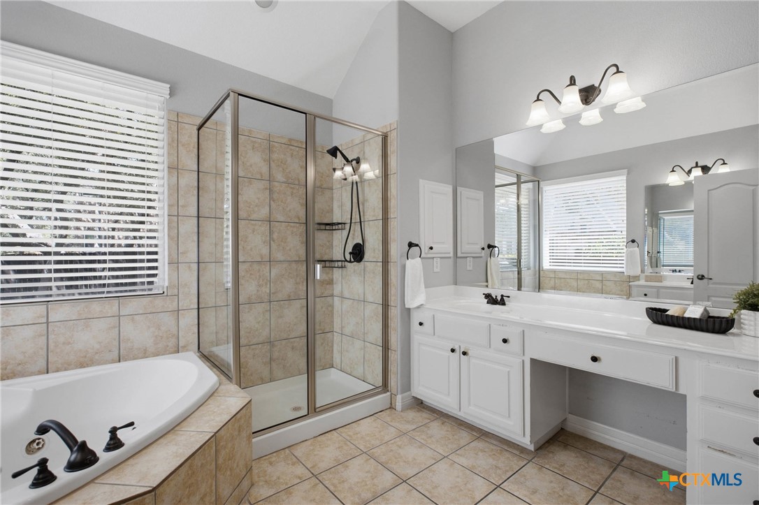 1100 Celtic Cove Property Photo 17
