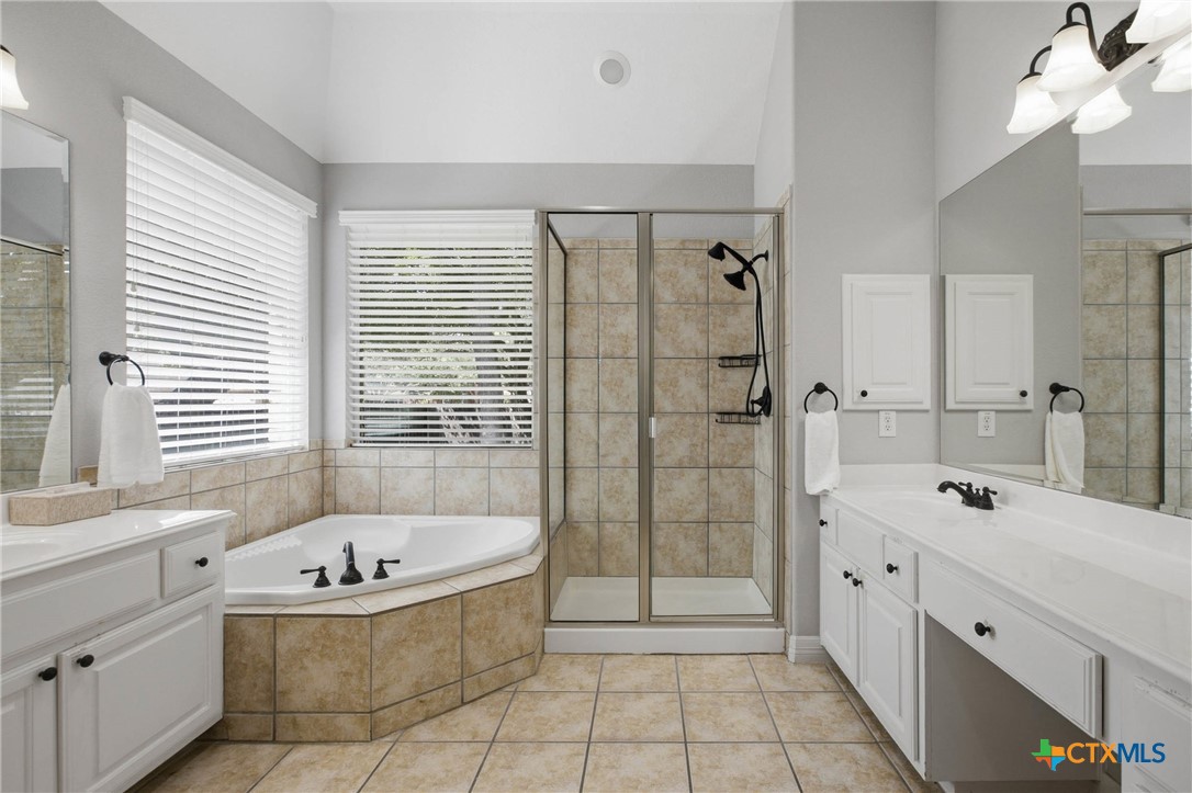 1100 Celtic Cove Property Photo 18