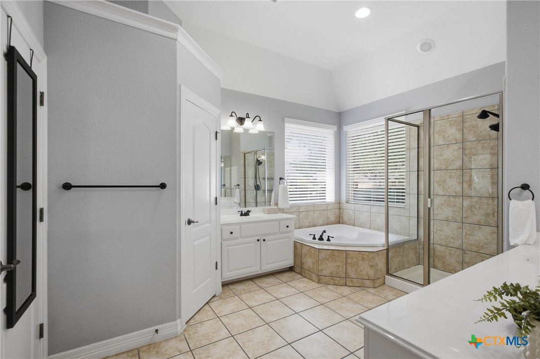 1100 Celtic Cove Property Photo 19