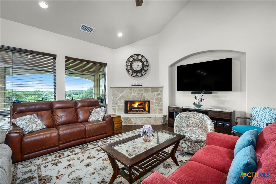 1032 Oak Turn Property Photo 3
