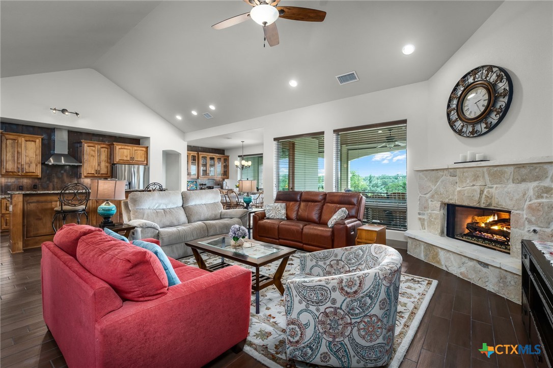 1032 Oak Turn Property Photo 4