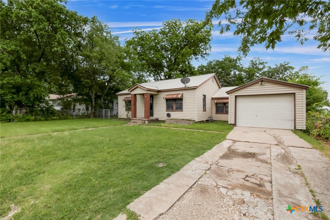 104 E Reagan Avenue Property Photo 3