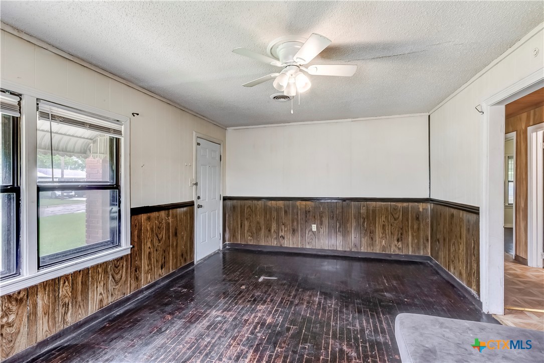 104 E Reagan Avenue Property Photo 6