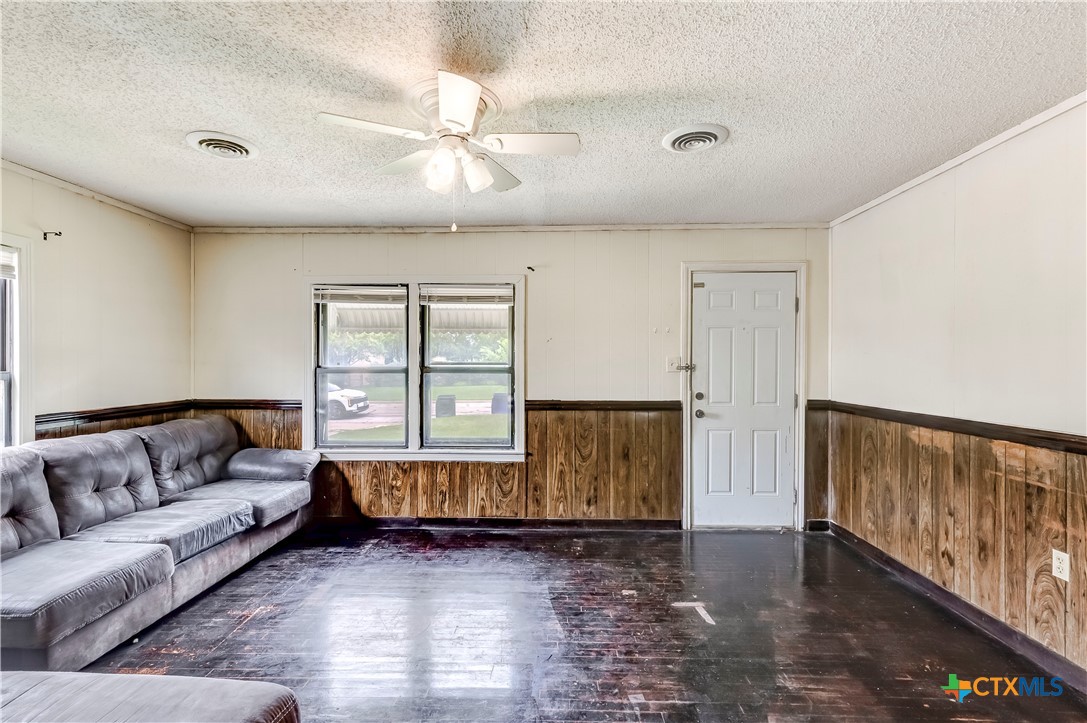 104 E Reagan Avenue Property Photo 7