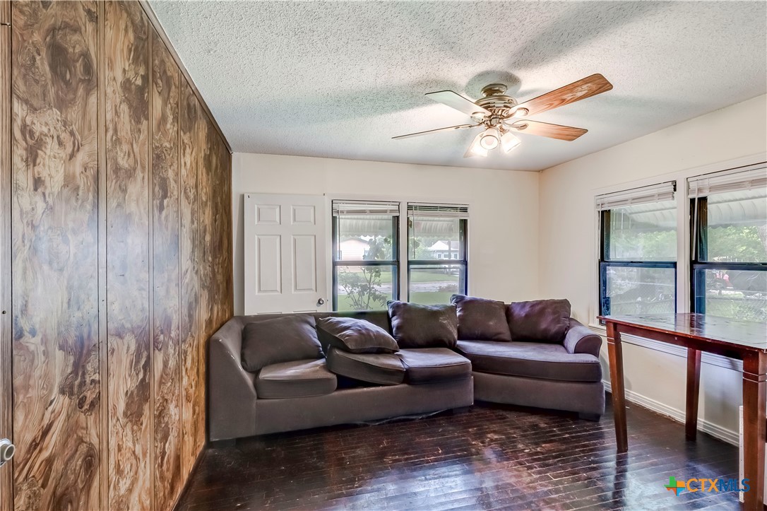 104 E Reagan Avenue Property Photo 21
