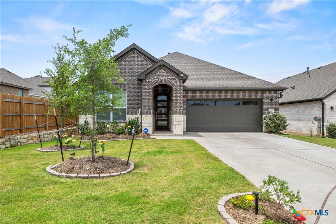 1721 Walnut Grove Bend Property Photo 1