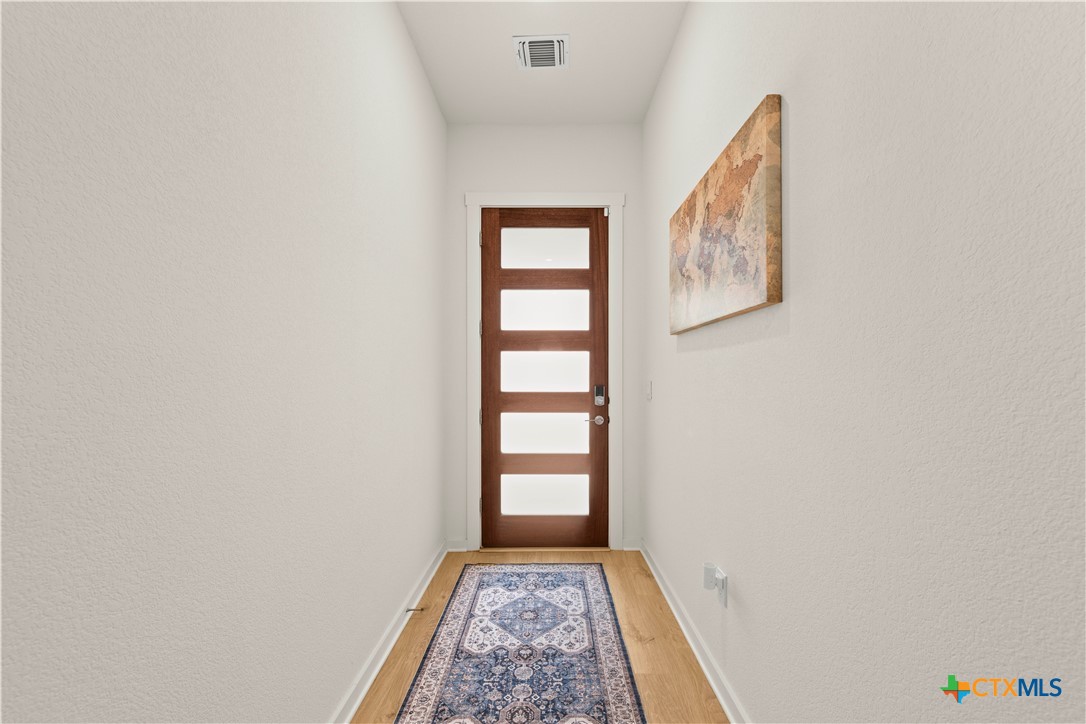 1721 Walnut Grove Bend Property Photo 9