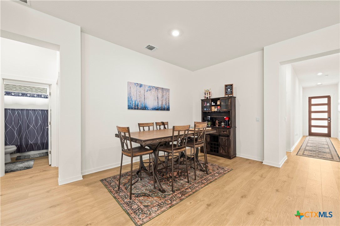 1721 Walnut Grove Bend Property Photo 12