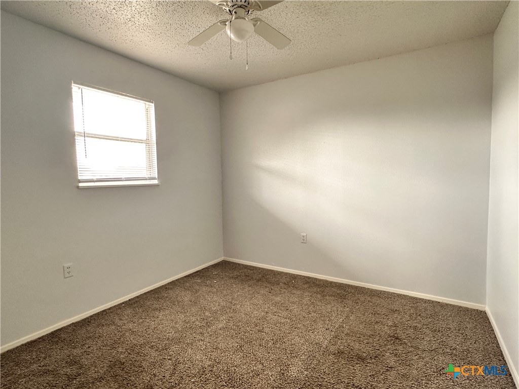 1706 N Interstate 35 11 Property Photo 8