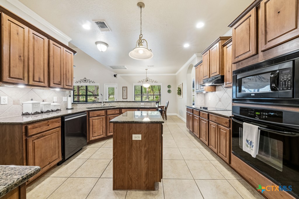 1511 Mount Bear Property Photo 11