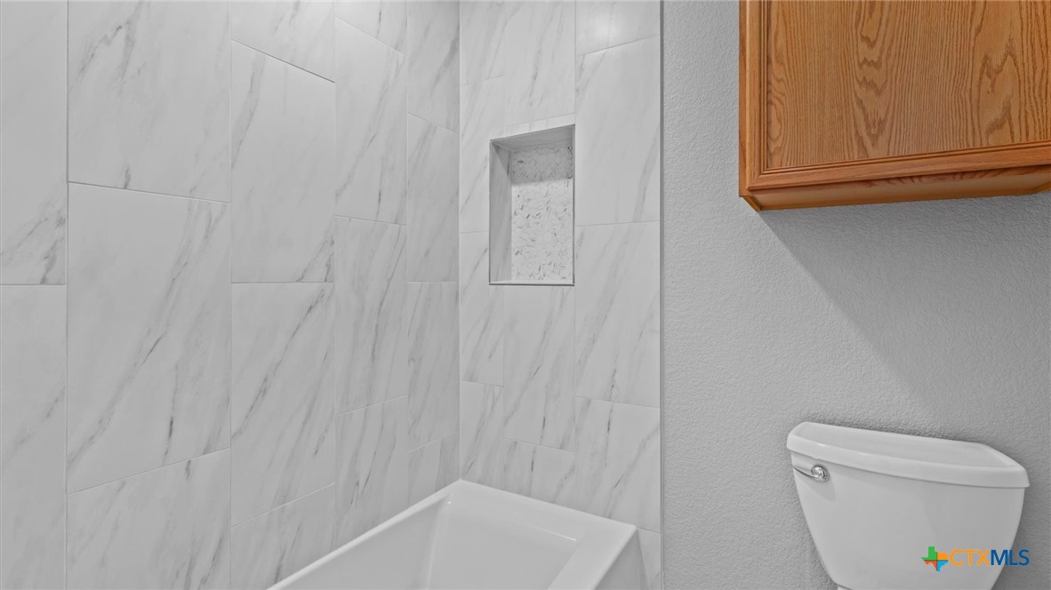 3013/3015 Green Mountain Drive Property Photo 18