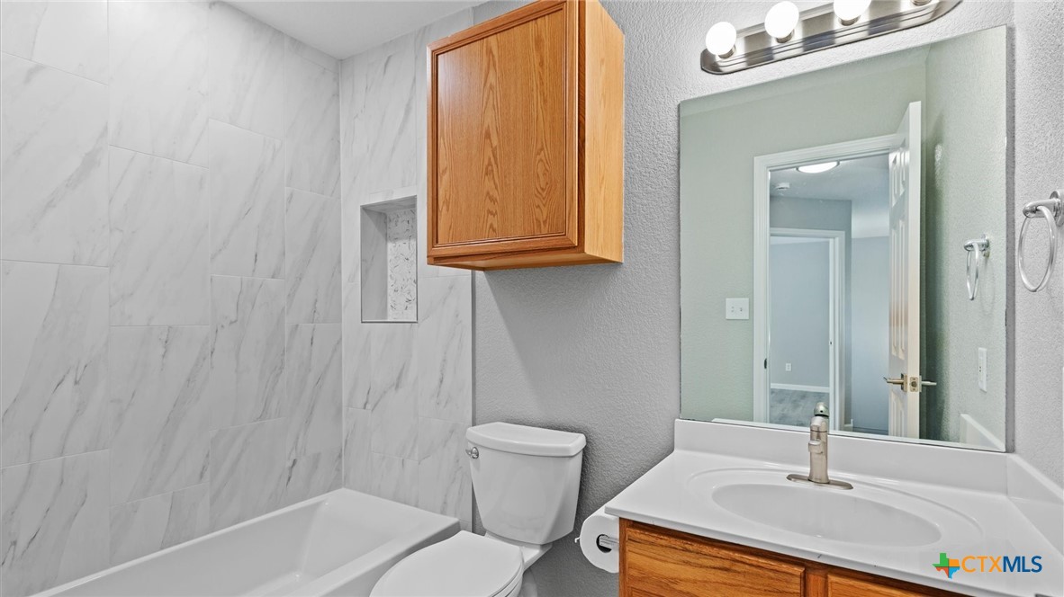 3013/3015 Green Mountain Drive Property Photo 21