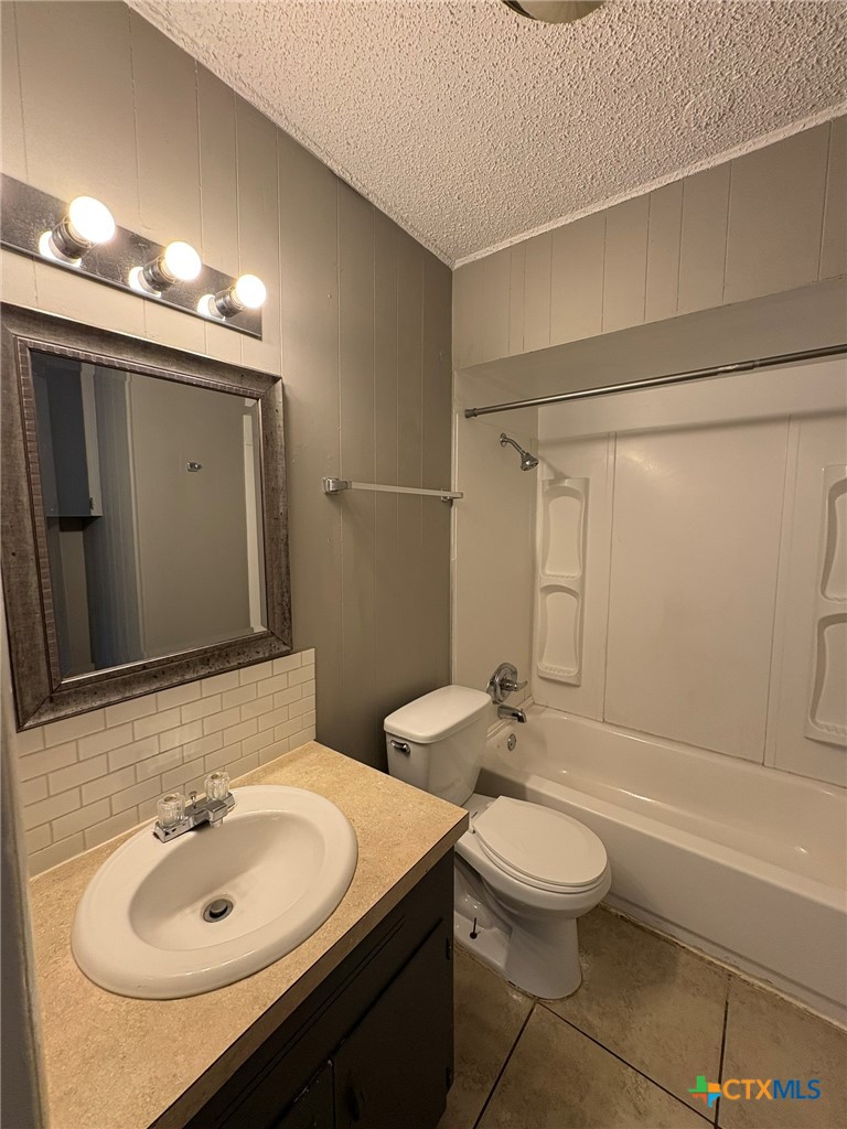 403 Sunset Lane D Property Photo 5