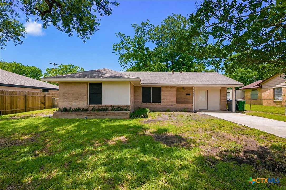1607 Bexar Avenue Property Photo 1
