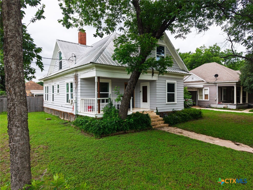 1312 E Leon Street Property Photo 1