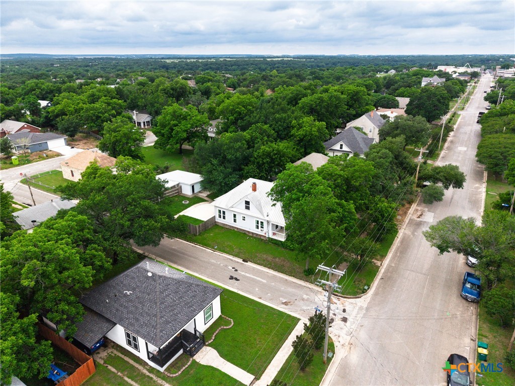 1312 E Leon Street Property Photo 2