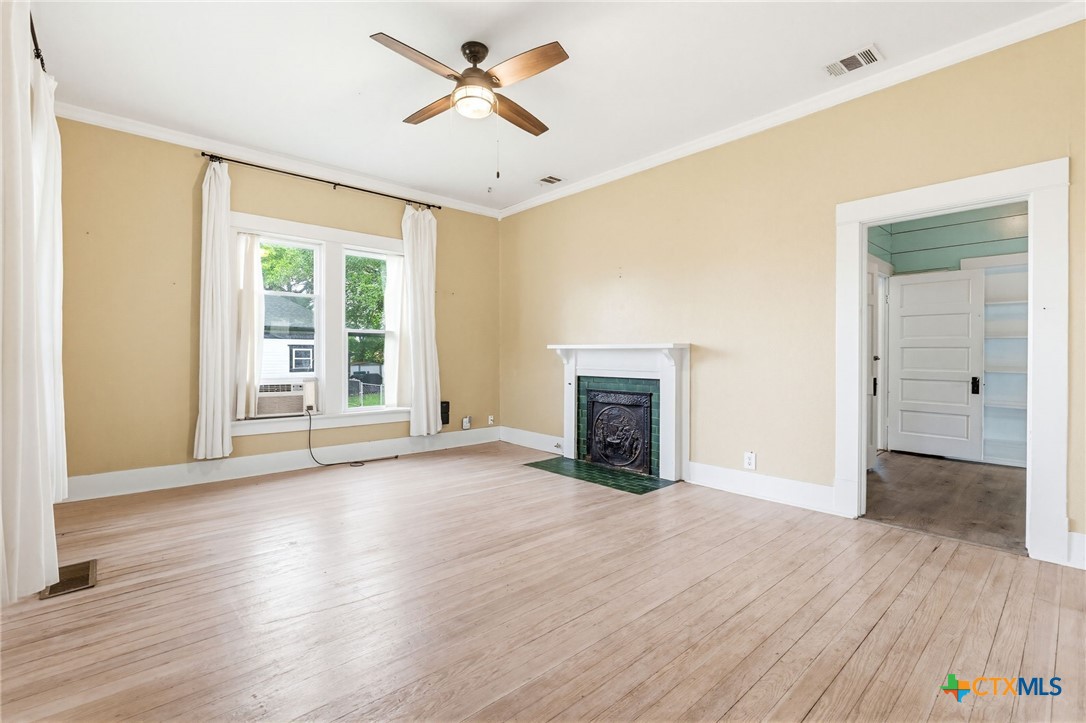 1312 E Leon Street Property Photo 7