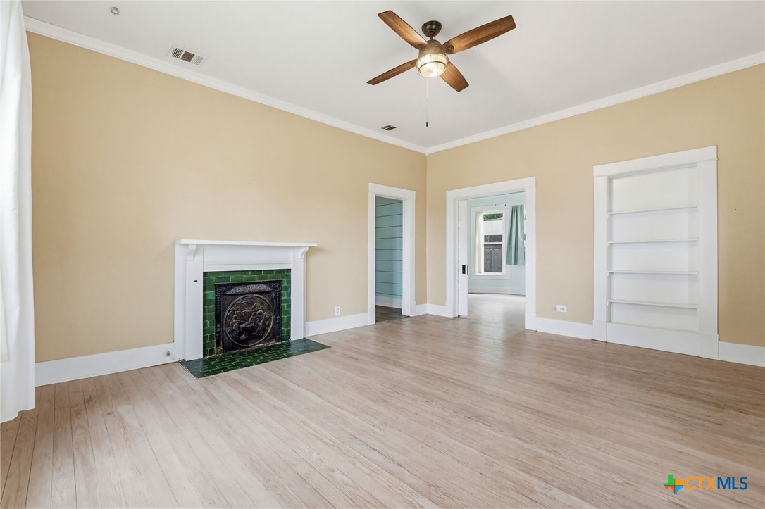 1312 E Leon Street Property Photo 10
