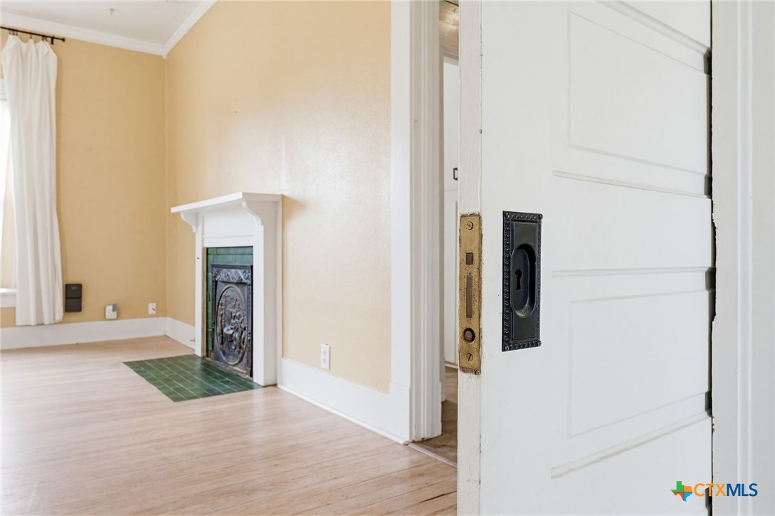 1312 E Leon Street Property Photo 11