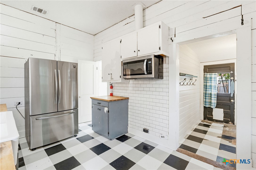 1312 E Leon Street Property Photo 17