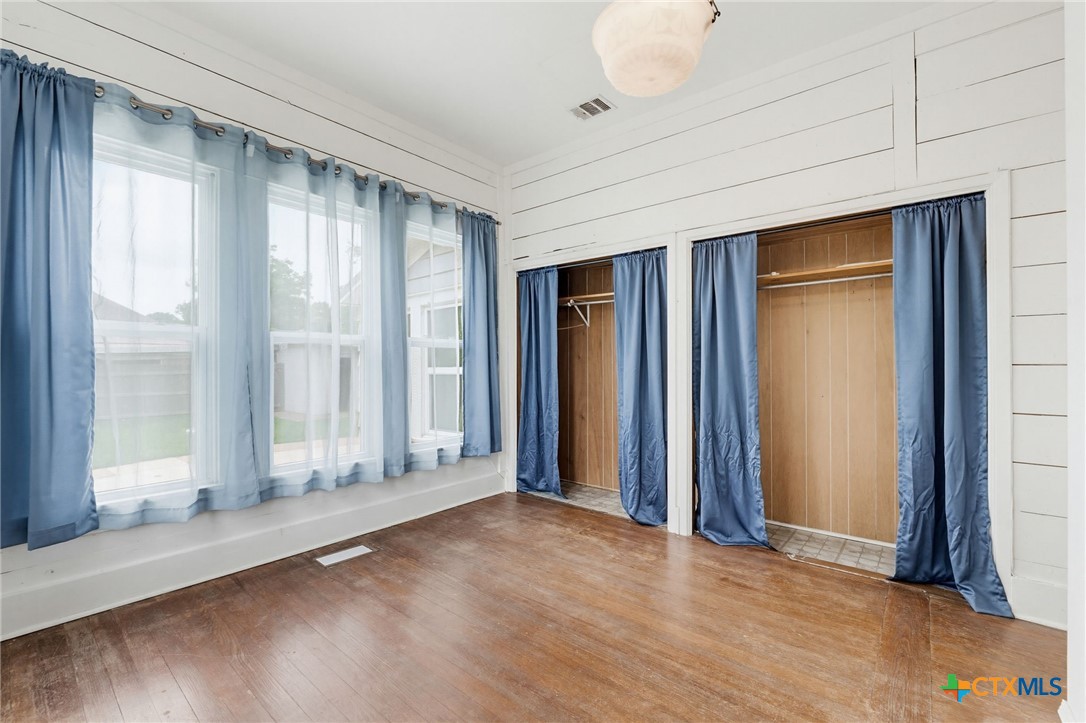 1312 E Leon Street Property Photo 24