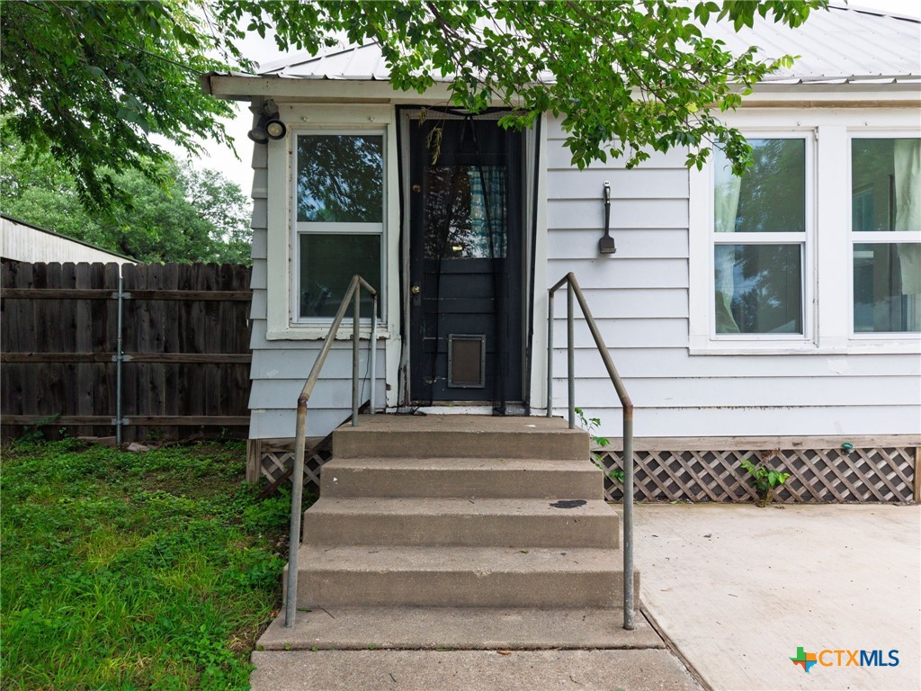 1312 E Leon Street Property Photo 28