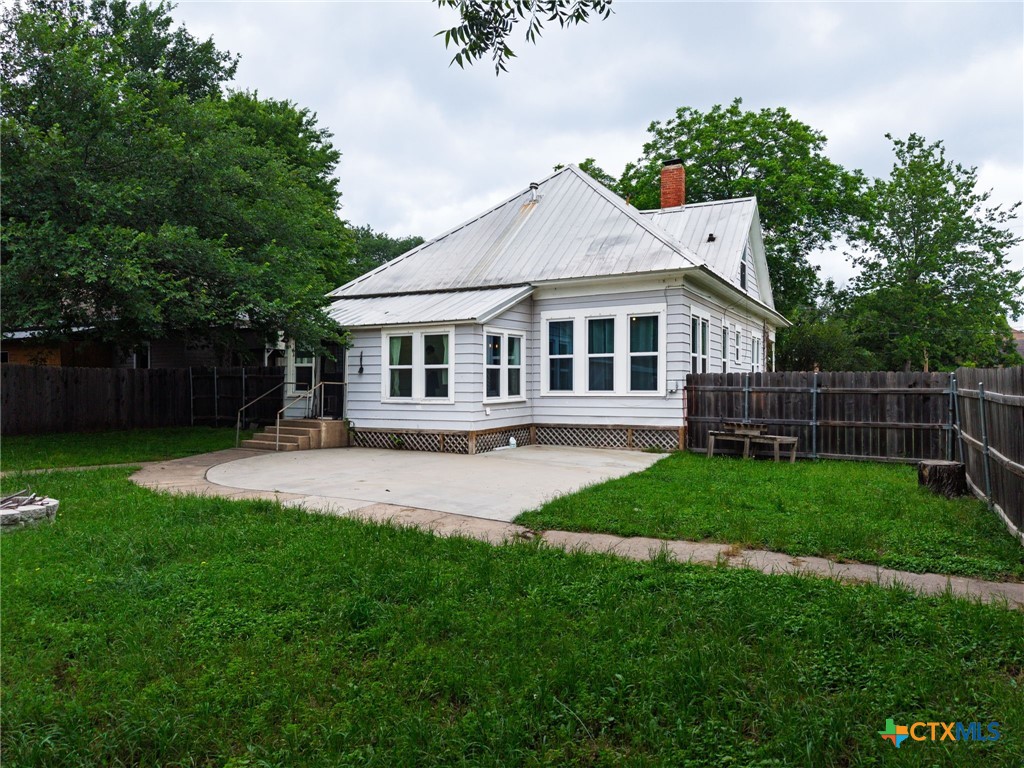 1312 E Leon Street Property Photo 32