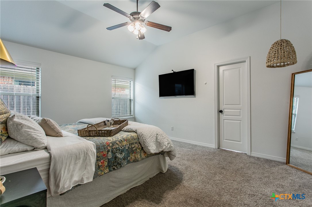 8304 Split Trail Cove Property Photo 10