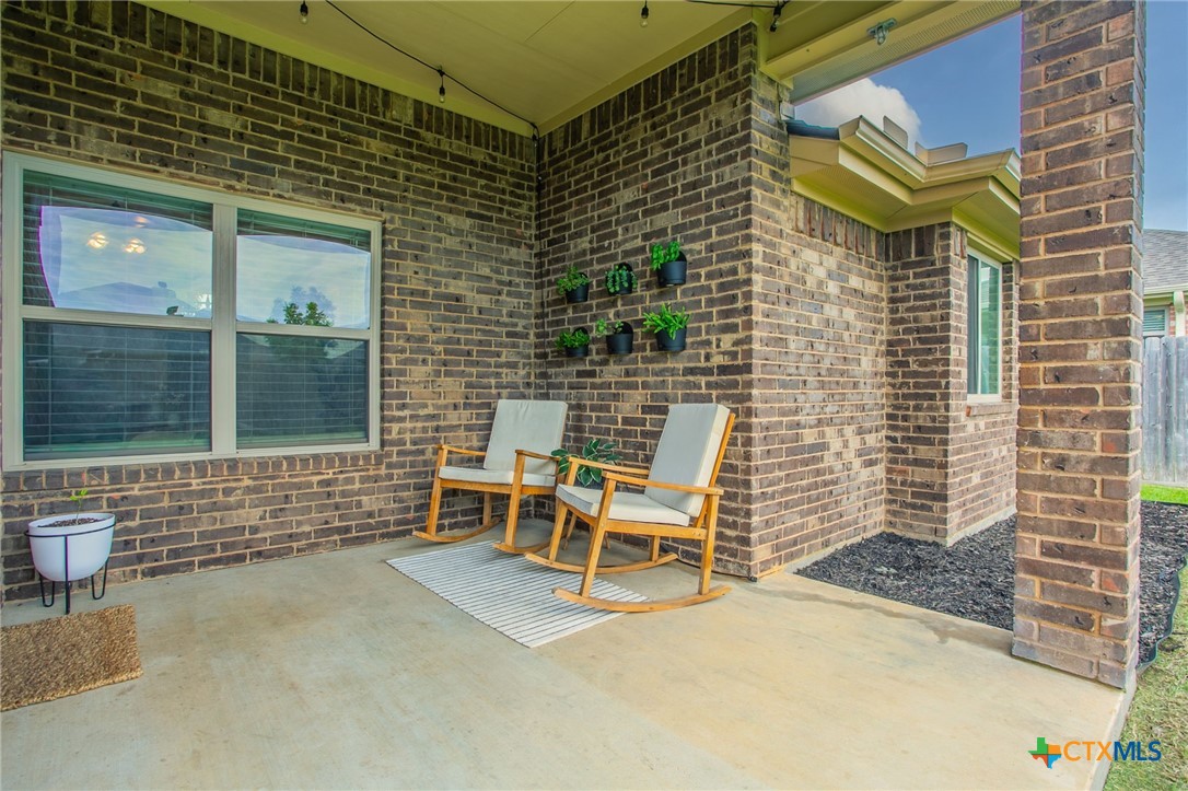 8304 Split Trail Cove Property Photo 23