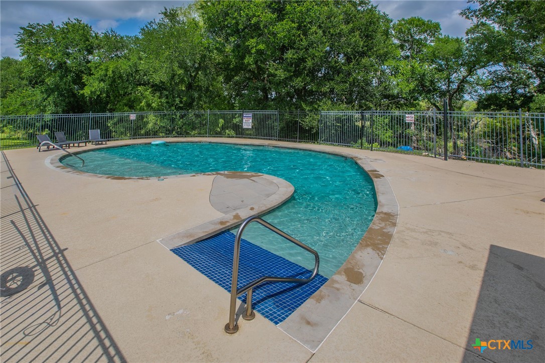 8304 Split Trail Cove Property Photo 26