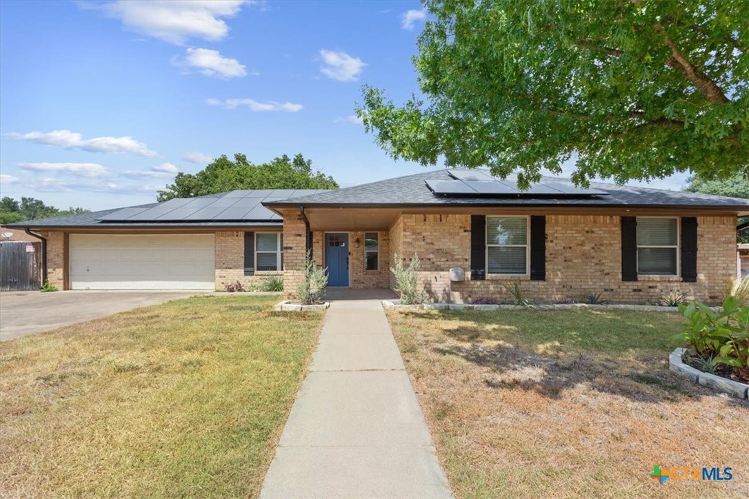 205 Red Oak Drive Property Photo 1