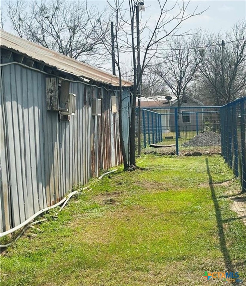 307 W Central Avenue Property Photo 5