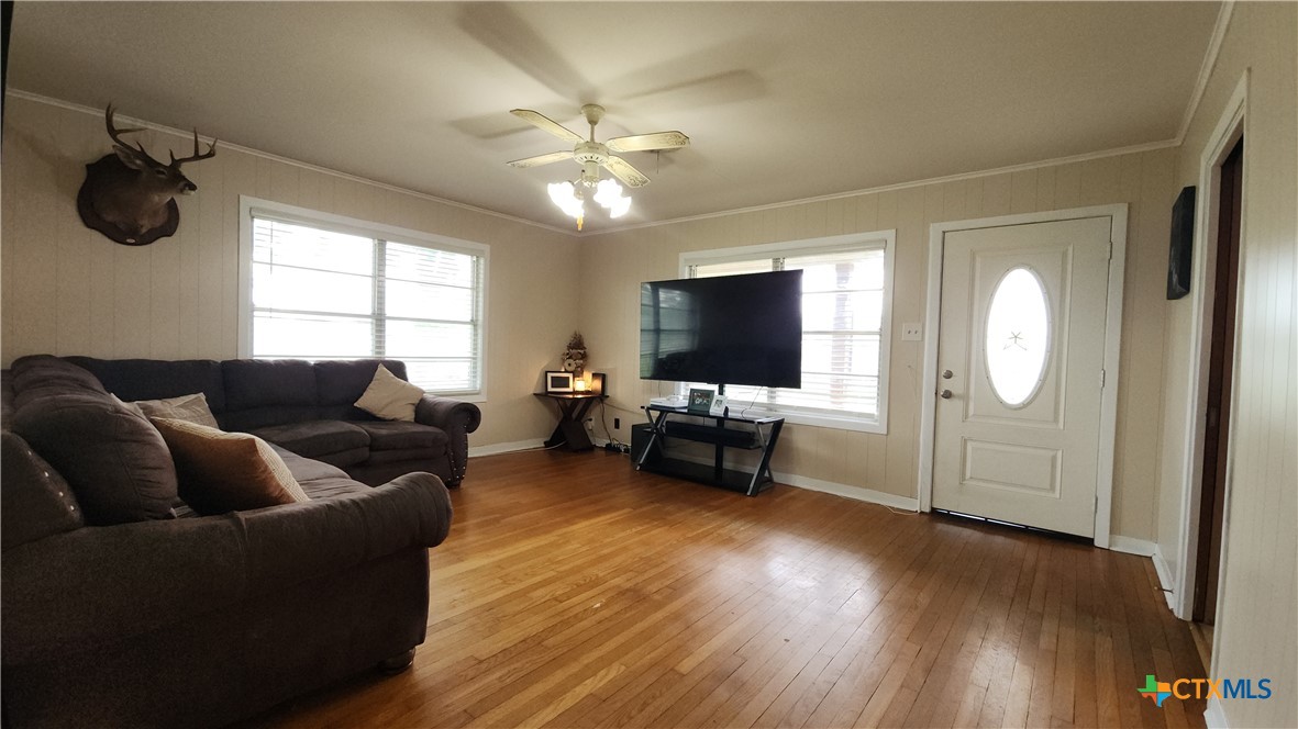 2865 Fm 1685 Property Photo 4