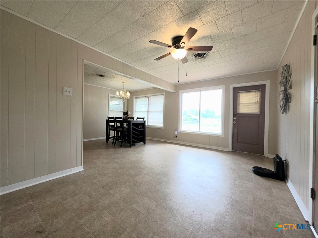 2865 Fm 1685 Property Photo 5