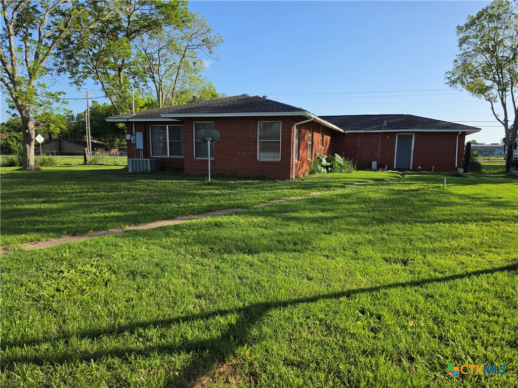 2865 Fm 1685 Property Photo 14