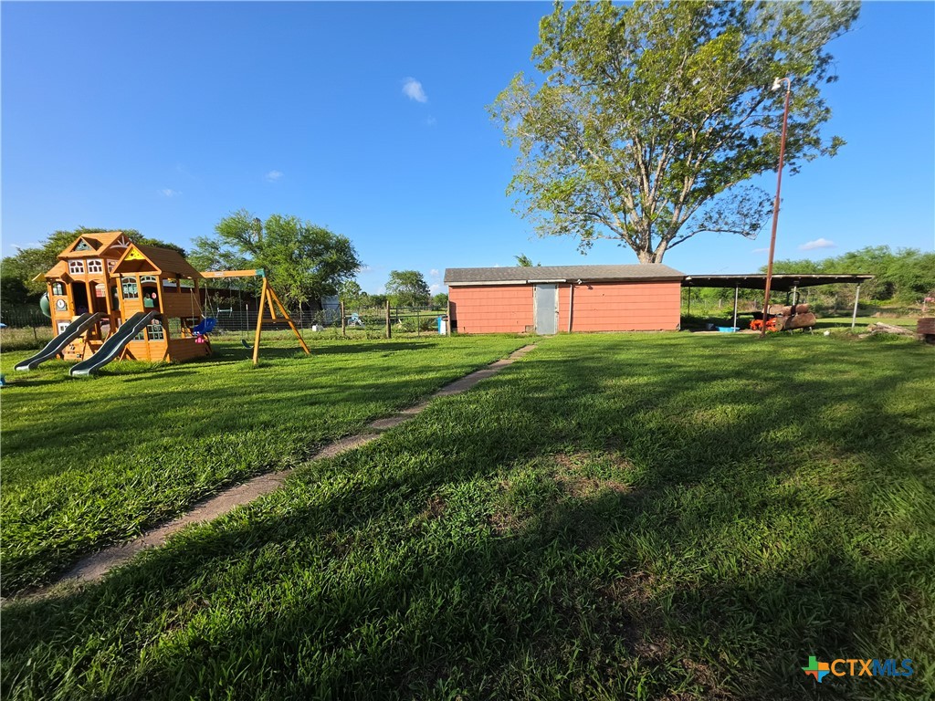 2865 Fm 1685 Property Photo 18