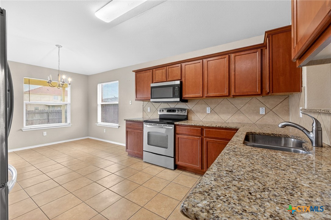 4905 Green Meadow Street Property Photo 6