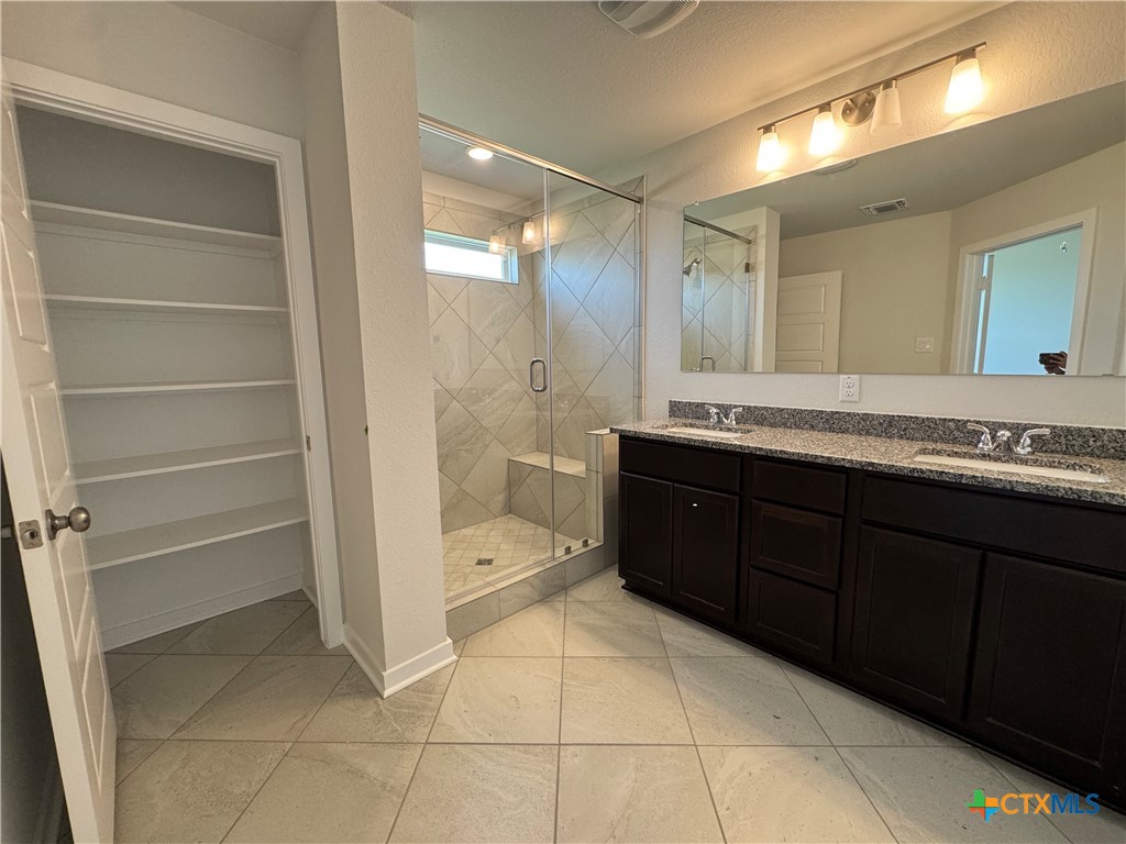 605 James Parker Circle Property Photo 8