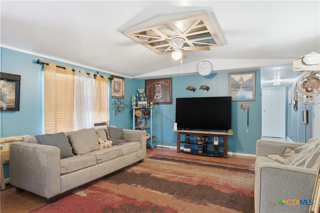 112 Cresthill Causeway Property Photo 3