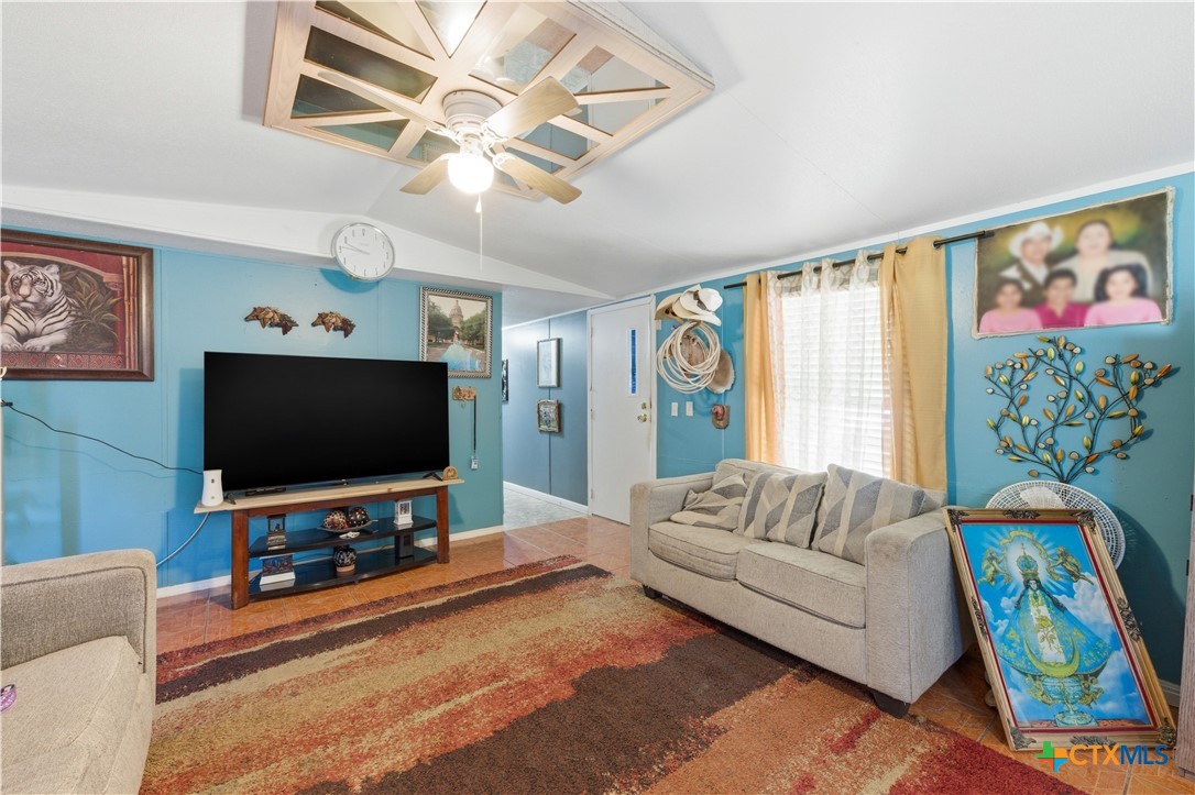 112 Cresthill Causeway Property Photo 4