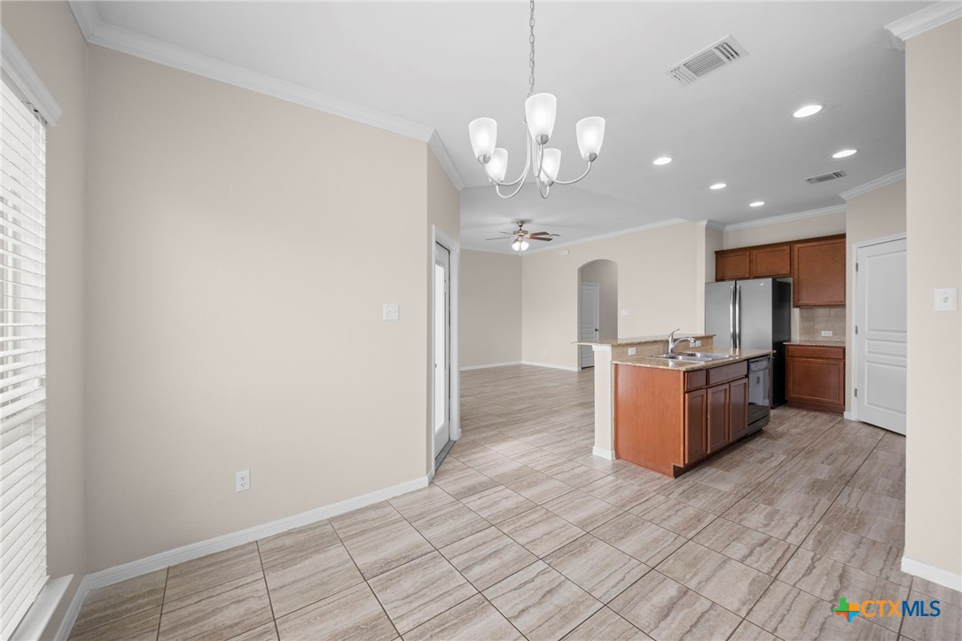 603 Cross Drive Property Photo 3