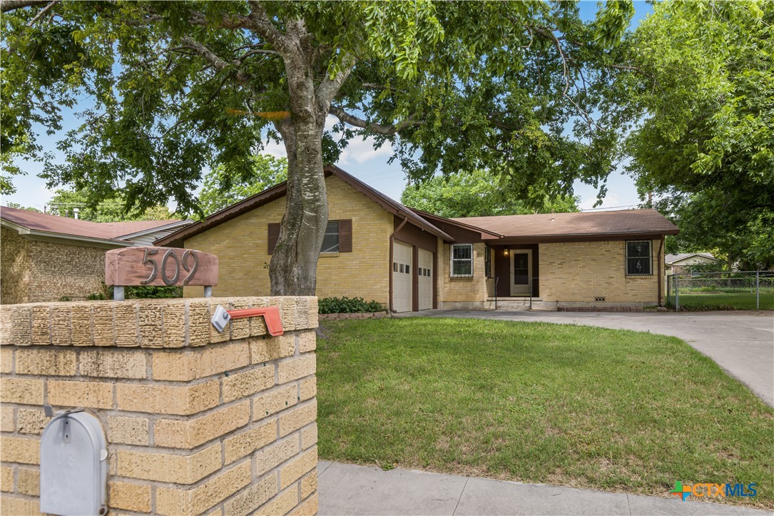 509 Joe Morse Drive Property Photo 1